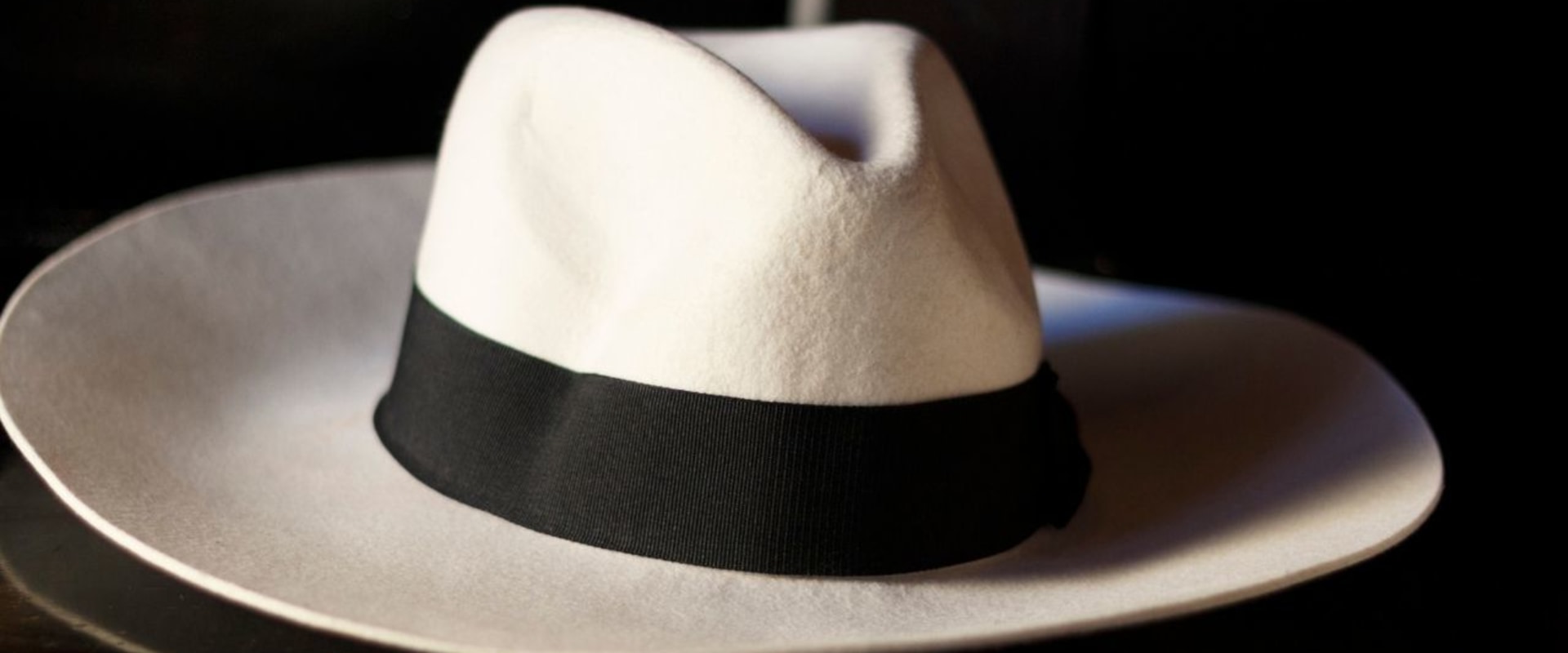 What is white hat seo and example?